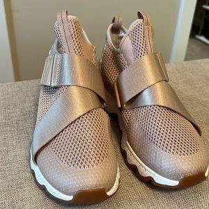 Sorel Kinetic Velcro Strap Sneakers - Rose Gold